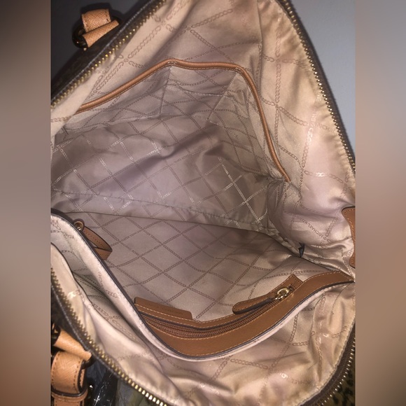 Michael Kors Karla Large Signature Tote - Picture 13 of 15